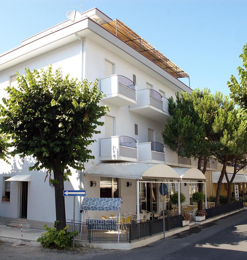 Hotel Lora Rimini Extérieur photo