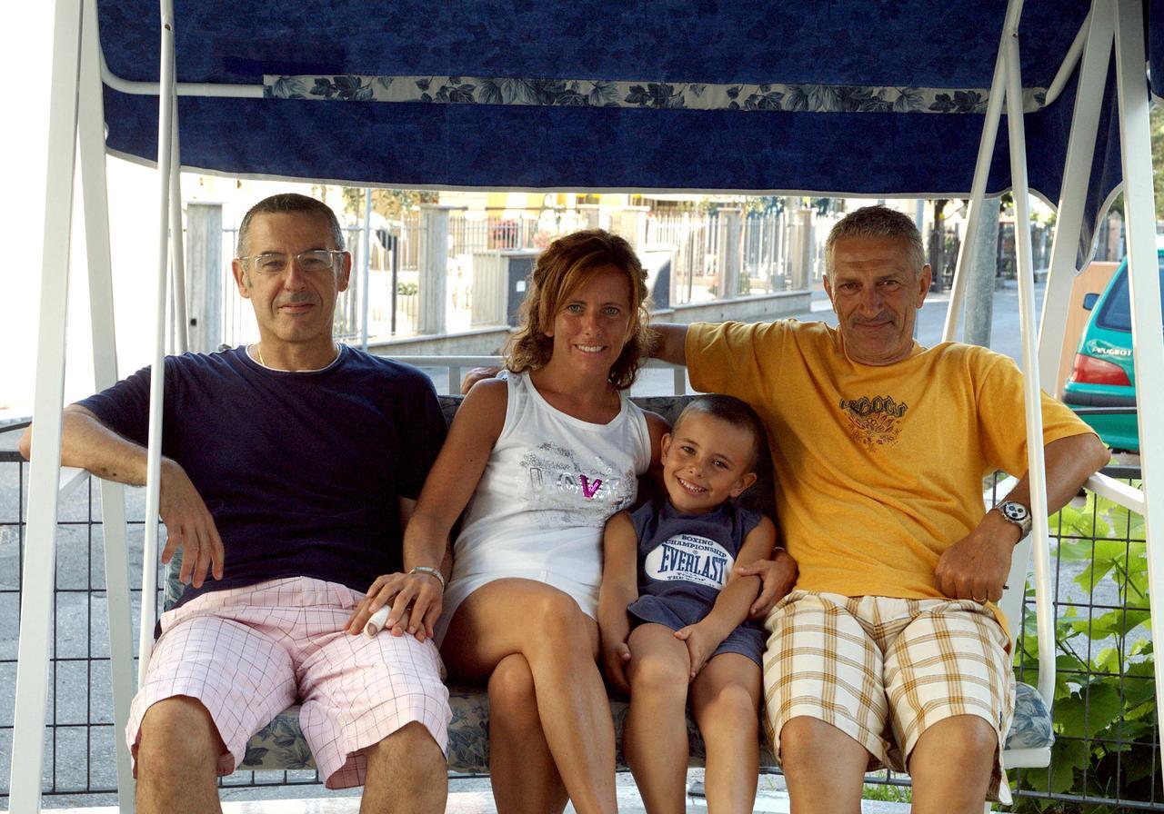 Hotel Lora Rimini Extérieur photo