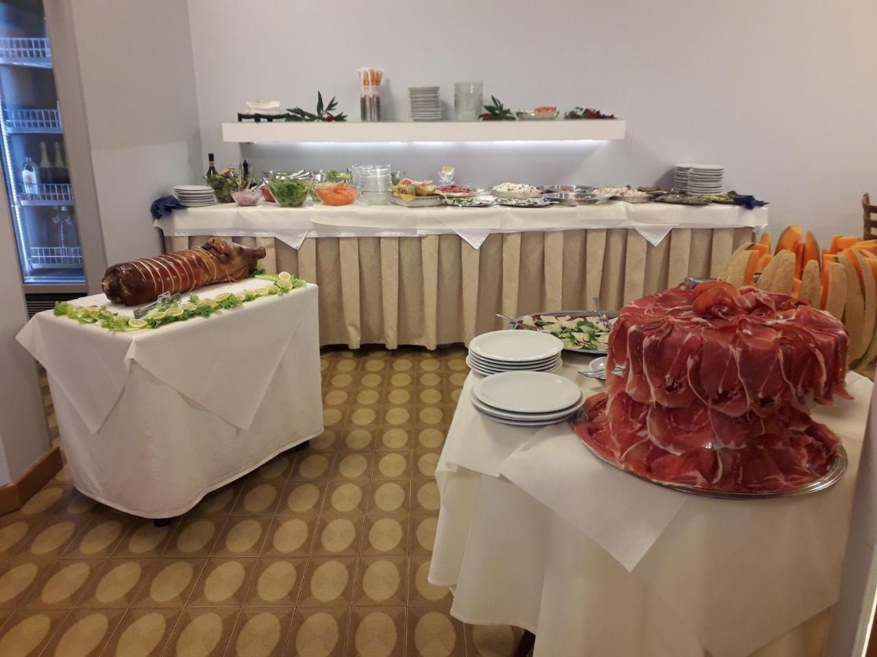 Hotel Lora Rimini Extérieur photo