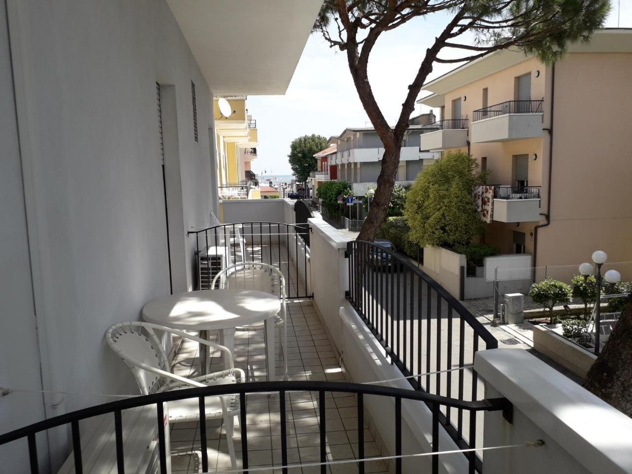 Hotel Lora Rimini Extérieur photo