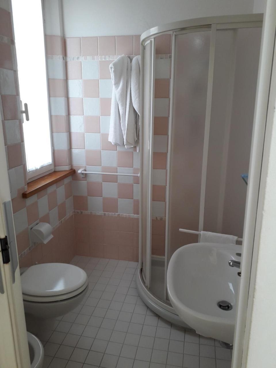 Hotel Lora Rimini Extérieur photo